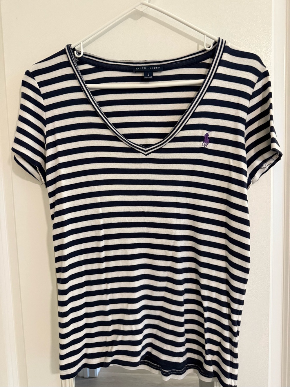 Ralph Lauren Women’s Striped V-Neck Tee in Navy and White, Large